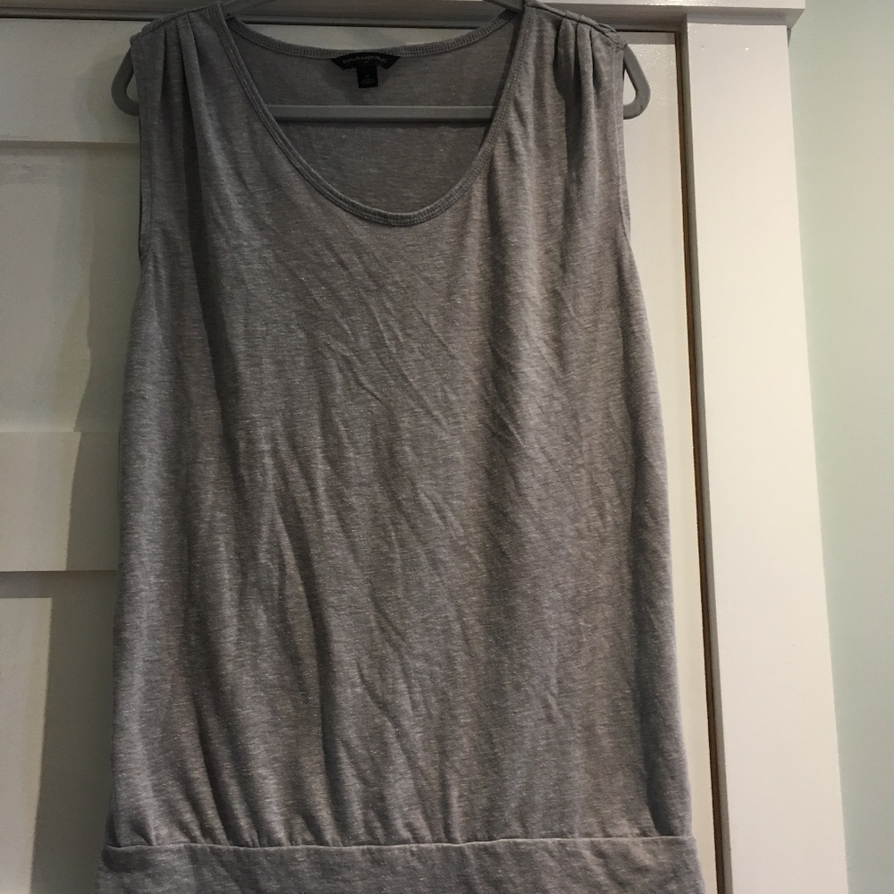 Banana Republic Gray Scoop Neck Tank Women's